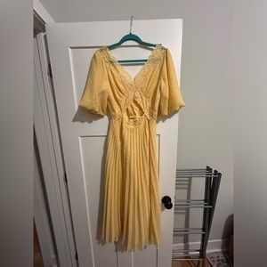 ASOS Design Yellow Lace Patterned Bridesmaid Dress (US 4)